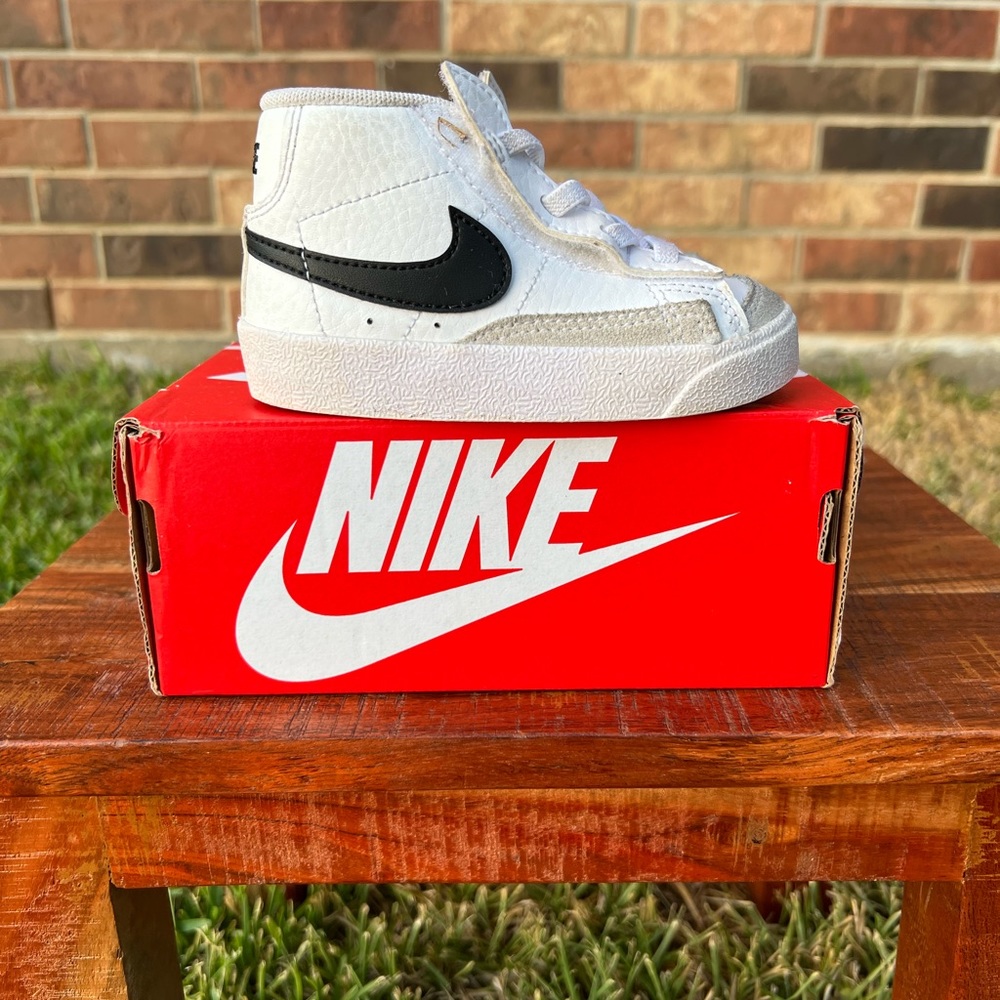 Nike Blazer Mid 77